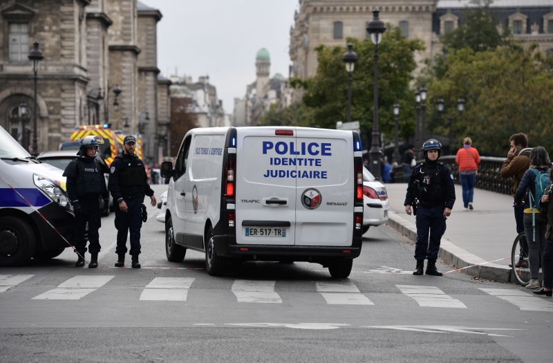 Ataque à sede da polícia aconteceu nesta quinta-feira em Paris