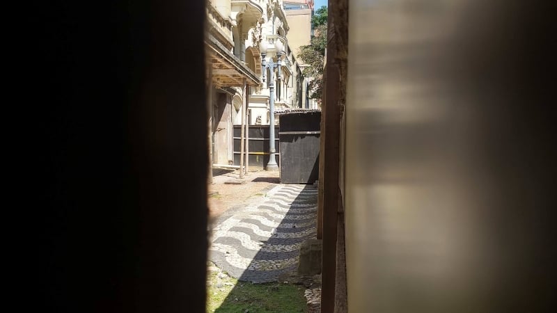 {'nm_midia_inter_thumb1':'https://www.jornaldocomercio.com/_midias/jpg/2019/10/03/206x137/1_71708371_385244048838107_6268242547873677312_n-8861488.jpg', 'id_midia_tipo':'2', 'id_tetag_galer':'', 'id_midia':'5d96046093617', 'cd_midia':8861488, 'ds_midia_link': 'https://www.jornaldocomercio.com/_midias/jpg/2019/10/03/71708371_385244048838107_6268242547873677312_n-8861488.jpg', 'ds_midia': 'Foto do Centro Cultural da Caixa, na pra&ccedil;a da Alf&acirc;ndega. ', 'ds_midia_credi': 'Bruna Oliveira/Especial/JC', 'ds_midia_titlo': 'Foto do Centro Cultural da Caixa, na pra&ccedil;a da Alf&acirc;ndega. ', 'cd_tetag': '1', 'cd_midia_w': '800', 'cd_midia_h': '450', 'align': 'Left'}