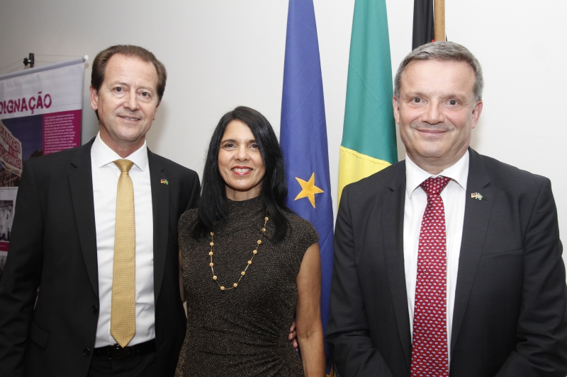 Michael Serra e Tânia Serra com Thomas Schmitt, cônsul-geral da Alemanha