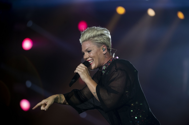 Cantora fez sua estreia em terras brasileiras com todo alvoroço justificado pela versatilidade vocal