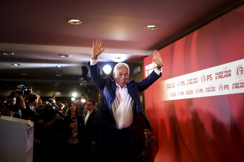 O líder socialista e primeiro-ministro em exercício Antonio Costa assumiu o poder quatro anos atrás