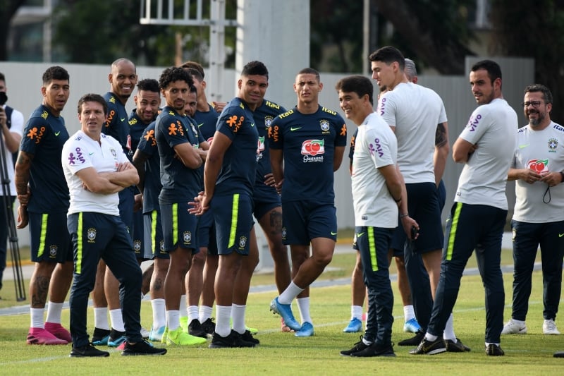 Brasil iniciou desfalcado nesta segunda-feira treinamentos para amistosos