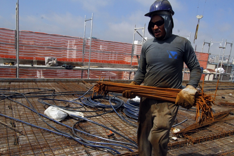 A mão de obra, no entanto, teve queda de preços de 0,06% no mês