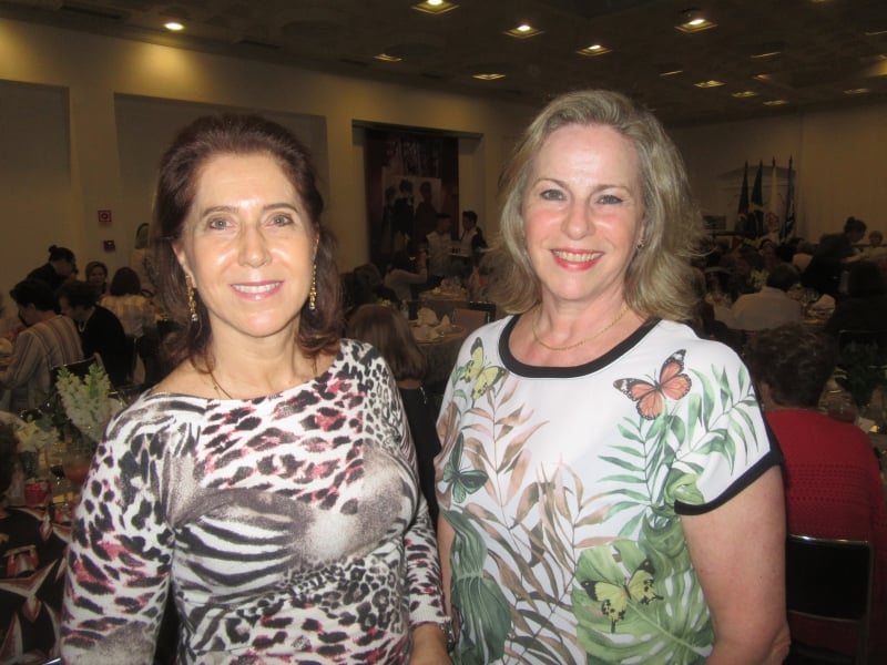 {'nm_midia_inter_thumb1':'https://www.jornaldocomercio.com/_midias/jpg/2019/10/08/206x137/1_pan_vida_social___heloisa_jardim_cestari_e_silvia_bins_luce___eduardo_bins_ely_03_10_19-8865209.jpg', 'id_midia_tipo':'2', 'id_tetag_galer':'', 'id_midia':'5d9ce188eb868', 'cd_midia':8865209, 'ds_midia_link': 'https://www.jornaldocomercio.com/_midias/jpg/2019/10/08/pan_vida_social___heloisa_jardim_cestari_e_silvia_bins_luce___eduardo_bins_ely_03_10_19-8865209.jpg', 'ds_midia': ' Heloisa Jardim Cestari e Silvia Bins Luce participaram da confraterniza&ccedil;&atilde;o', 'ds_midia_credi': 'EDUARDO BINS ELY/ESPECIAL/JC', 'ds_midia_titlo': ' Heloisa Jardim Cestari e Silvia Bins Luce participaram da confraterniza&ccedil;&atilde;o', 'cd_tetag': '1', 'cd_midia_w': '800', 'cd_midia_h': '600', 'align': 'Left'}