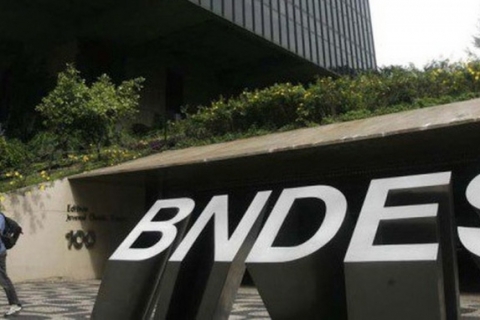 Clubes e CBF cogitam linha de crédito junto ao BNDES