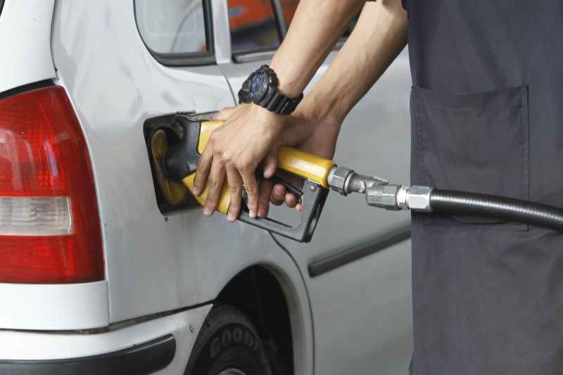 A gasolina vai aumentar R$ 0,21 por litro e o diesel, R$ 0,28 por litro