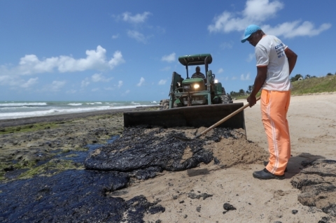 Petróleo encontrado em praias é venezuelano