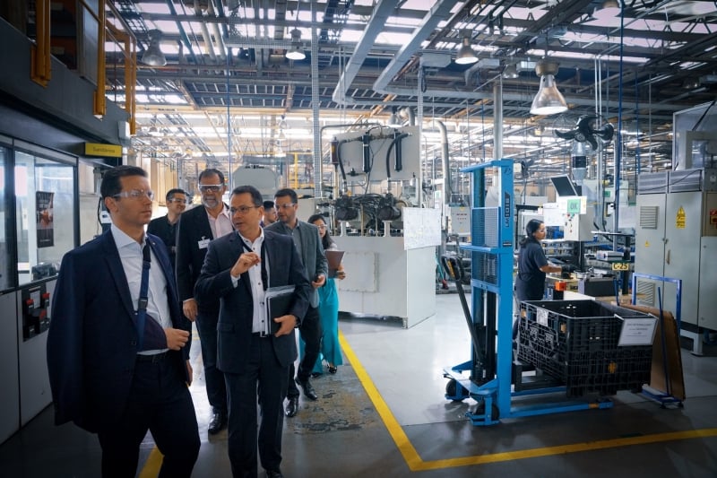 Marchezan (esquerda) visitou a unidade e comunicou sobre aprovação de projetos e estudos