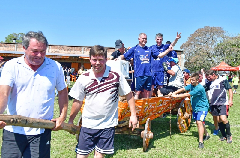 Loureiro e o prefeito Jacques Barbosa participaram de tradicional jogo em Santo Ângelo