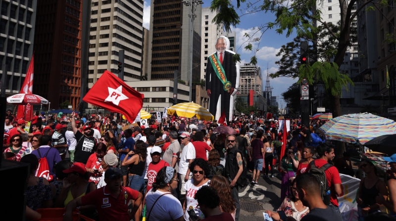 Ato na avenida Paulista defendeu a liberdade do ex-presidente Luiz Inácio Lula da Silva