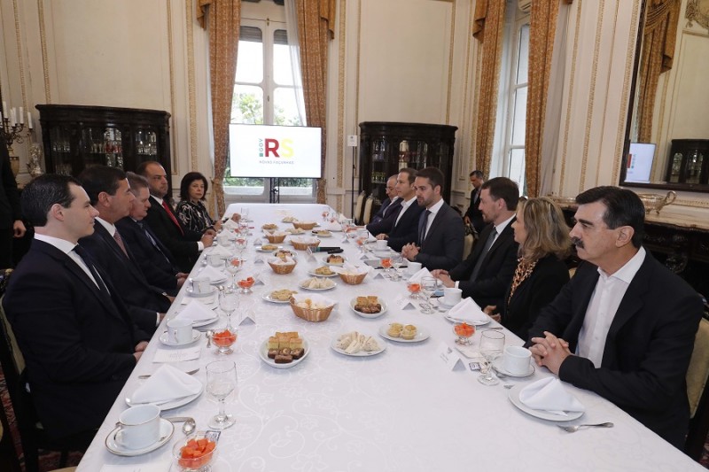 Durante reunião no Palácio Piratini, governador justificou a necessidade de reformas no Estado