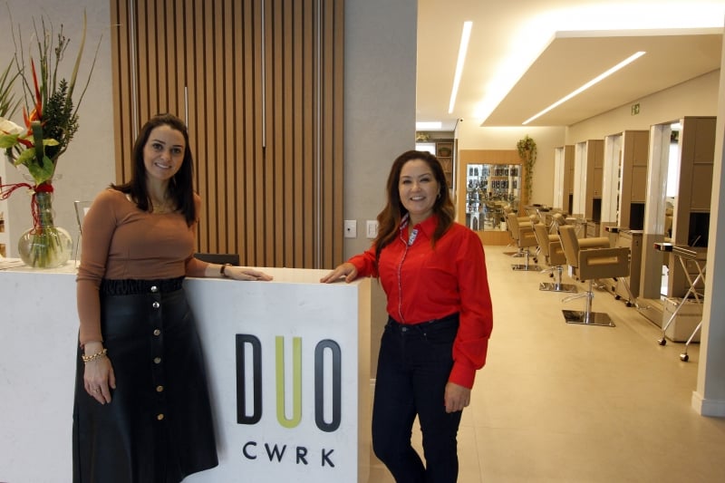 Fernanda e Luciana criaram espa&ccedil;o coletivo para mercado da beleza Foto: LUIZA PRADO/JC