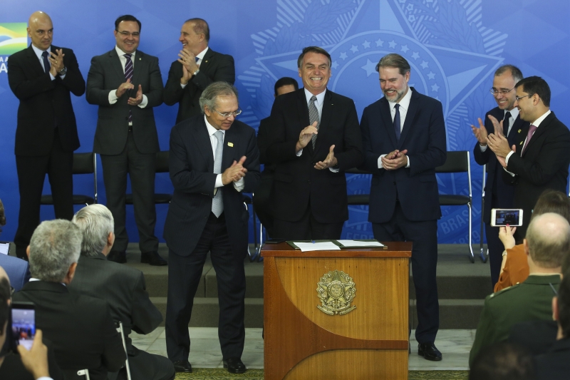 Bolsonaro assinou a medida provisória em cerimônia nesta quarta-feira