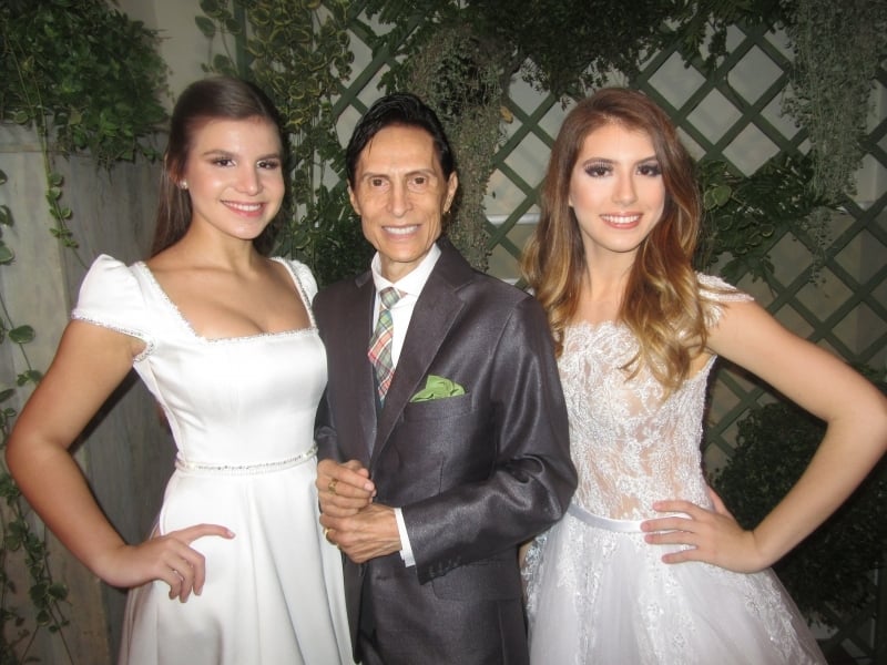 O comunicador Odalgir Lazzari entre Maria Eduarda Polo e Marina Gil