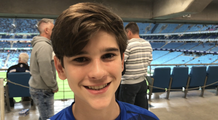 {'nm_midia_inter_thumb1':'https://www.jornaldocomercio.com/_midias/jpg/2019/10/19/206x137/1_gremio4-8877373.jpg', 'id_midia_tipo':'2', 'id_tetag_galer':'', 'id_midia':'5dab71f757e37', 'cd_midia':8877373, 'ds_midia_link': 'https://www.jornaldocomercio.com/_midias/jpg/2019/10/19/gremio4-8877373.jpg', 'ds_midia': 'Jogo Gr&ecirc;mio x Bahia - na Arena Porto-Alegrense - torcedor Felipe Petry - fala de expectativa para Gr&ecirc;mio contra Flamengo pela Libertadores ', 'ds_midia_credi': 'PATR&Iacute;CIA COMUNELLO/ESPECIAL/JC', 'ds_midia_titlo': 'Jogo Gr&ecirc;mio x Bahia - na Arena Porto-Alegrense - torcedor Felipe Petry - fala de expectativa para Gr&ecirc;mio contra Flamengo pela Libertadores ', 'cd_tetag': '1', 'cd_midia_w': '750', 'cd_midia_h': '414', 'align': 'Left'}