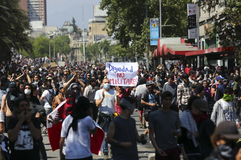 Manifestações fortes contra o presidente Sebastián Piñera continuaram nesse domingo no Chile