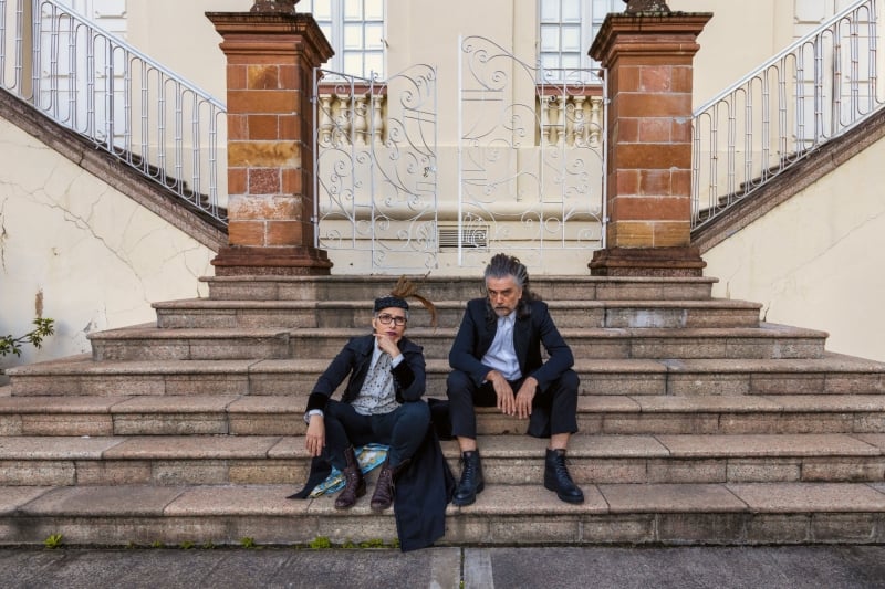 {'nm_midia_inter_thumb1':'https://www.jornaldocomercio.com/_midias/jpg/2019/10/21/206x137/1_pan_a_sb_rnia_kontr_atracka___35_anos_de_sbornia_foto__nilton_santolin-8879095.jpg', 'id_midia_tipo':'2', 'id_tetag_galer':'', 'id_midia':'5dae34b64a46e', 'cd_midia':8879095, 'ds_midia_link': 'https://www.jornaldocomercio.com/_midias/jpg/2019/10/21/pan_a_sb_rnia_kontr_atracka___35_anos_de_sbornia_foto__nilton_santolin-8879095.jpg', 'ds_midia': 'PAN A Sb&oslash;rnia KontrAtracka - 35 anos de Sbornia foto &copy;Nilton Santolin &copy;Nilton Santolin 2019', 'ds_midia_credi': 'NILTON SANTOLIN/DIVULGA&Ccedil;&Atilde;O/JC', 'ds_midia_titlo': 'PAN A Sb&oslash;rnia KontrAtracka - 35 anos de Sbornia foto &copy;Nilton Santolin &copy;Nilton Santolin 2019', 'cd_tetag': '1', 'cd_midia_w': '800', 'cd_midia_h': '533', 'align': 'Left'}