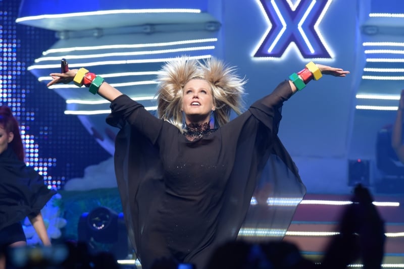 {'nm_midia_inter_thumb1':'https://www.jornaldocomercio.com/_midias/jpg/2019/10/22/206x137/1_pan___xuxa_se_apresenta_no_dia_26_de_outubro_no_gigantinho_com_o_espetaculo_xuxa_xou___foto_agencia_cigana_divulgacao_08-8880399.jpg', 'id_midia_tipo':'2', 'id_tetag_galer':'', 'id_midia':'5daf7c8dbc4af', 'cd_midia':8880399, 'ds_midia_link': 'https://www.jornaldocomercio.com/_midias/jpg/2019/10/22/pan___xuxa_se_apresenta_no_dia_26_de_outubro_no_gigantinho_com_o_espetaculo_xuxa_xou___foto_agencia_cigana_divulgacao_08-8880399.jpg', 'ds_midia': 'Rainha dos Baixinhos promete agradar crian&ccedil;as e adultos em apresenta&ccedil;&atilde;o neste s&aacute;bado', 'ds_midia_credi': 'AG&Ecirc;NCIA CIGANA/DIVULGA&Ccedil;&Atilde;O/JC', 'ds_midia_titlo': 'Rainha dos Baixinhos promete agradar crian&ccedil;as e adultos em apresenta&ccedil;&atilde;o neste s&aacute;bado', 'cd_tetag': '1', 'cd_midia_w': '800', 'cd_midia_h': '533', 'align': 'Left'}