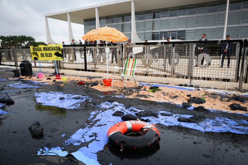 Manifestantes criticaram demora do governo contra desastres ecológicos