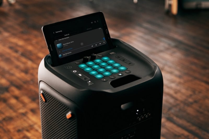 PartyBox 1000 apresenta 1100 W de pot�ncia sonora real  
