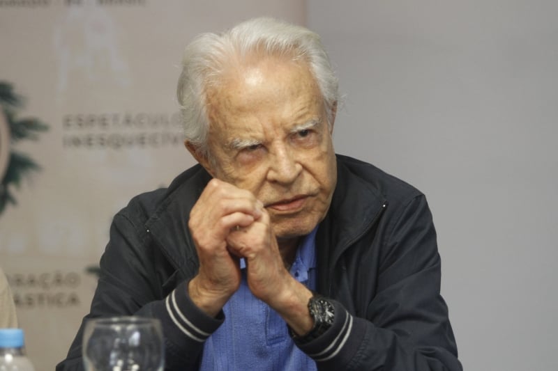 Cid Moreira fez história na TV brasileira por apresentar o Jornal Nacional durante 27 anos