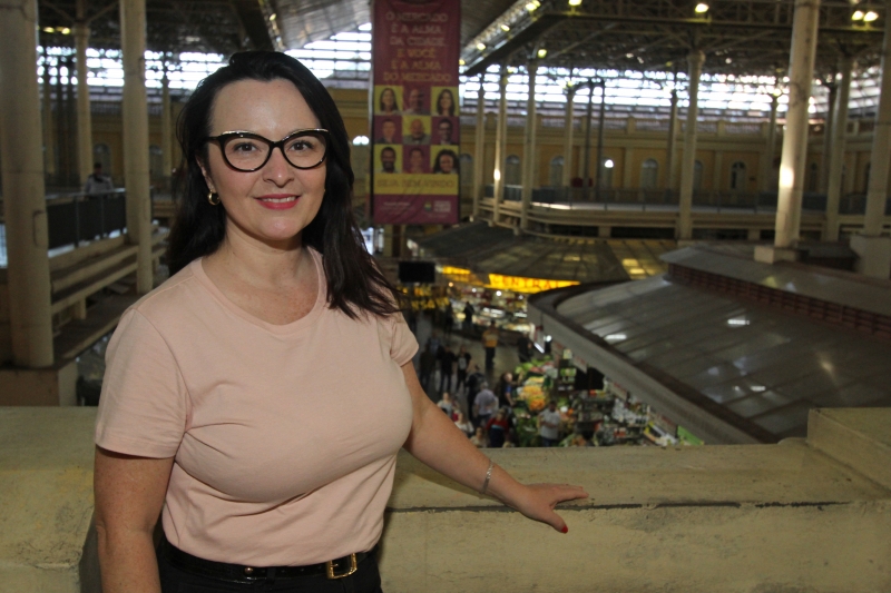 'O mercado é um prédio lindo, mas o mercadeiro é a alma', valoriza Adriana Kauer  