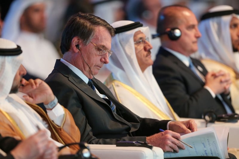 Durante seminário realizado em Abu Dhabi, Bolsonaro destacou números positivos da economia brasileira