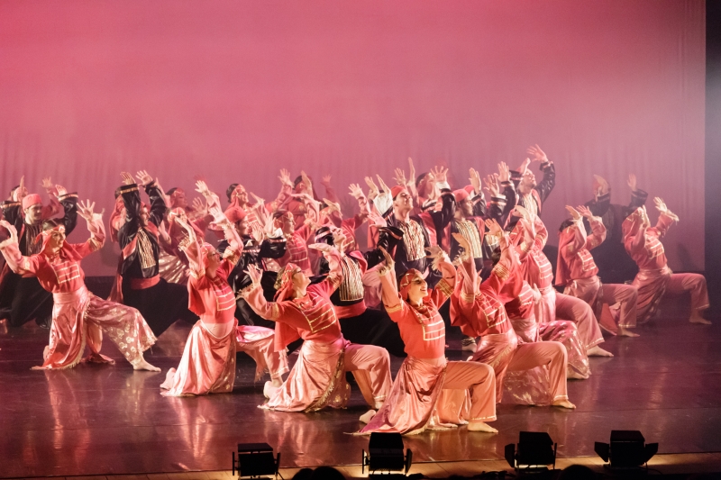 Companhia gaúcha apresenta 13 coreografias do seu repertório, que representa a comunidade judaica