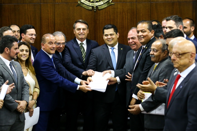 Projeto para novo pacto federativo foi entregue pelo presidente Jair Bolsonaro ao Congresso Nacional