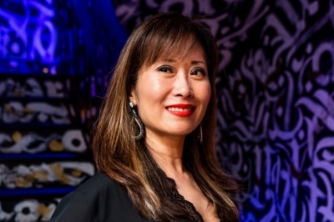 Yen Wang em noite de drinks no Wills Bar