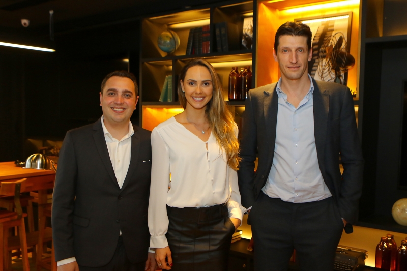Fabiano Ecco, Juliana Sesti Paz e Roberto Minuzzi recepcionaram os convidados