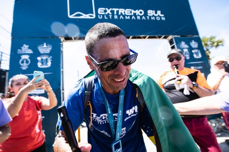 Vladmi concluiu prova de 226 quilômetros sem auxílio de guia