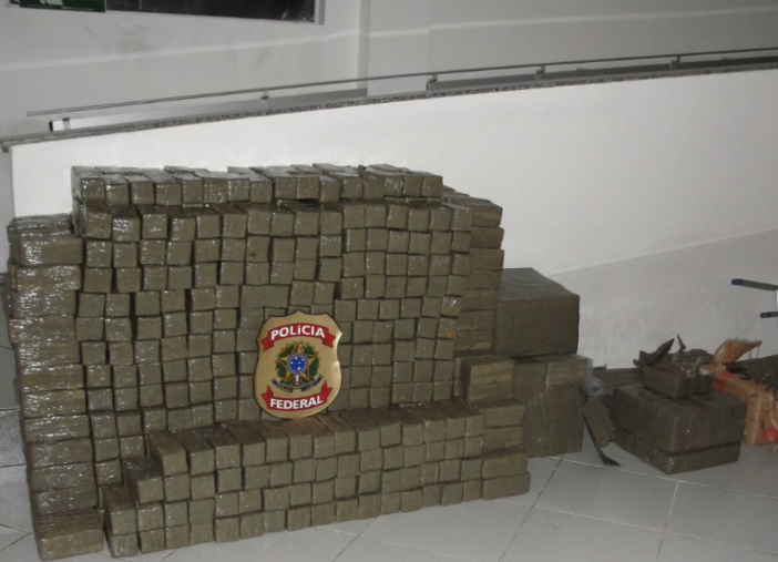 Só o maquinário industrial apreendido no local está avaliado em cerca de R$ 3,7 milhões