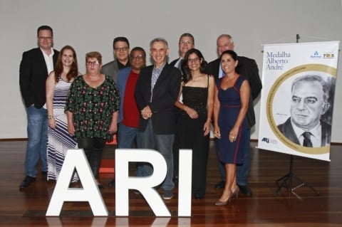 ARI destaca trajet�ria de 10 jornalistas