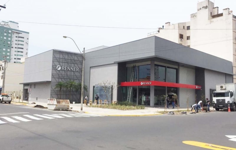 Lojas Renner vai funcionar em prédio erguido em uma das avenidas mais movimentadas de Tramandaí