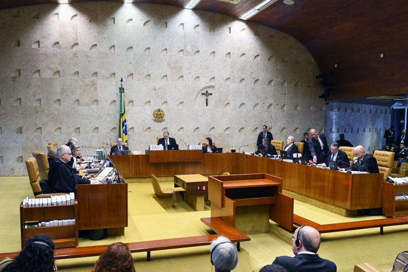 Ministra Cármem Lúcia deu o sexto voto a favor e formou a maioria do plenário