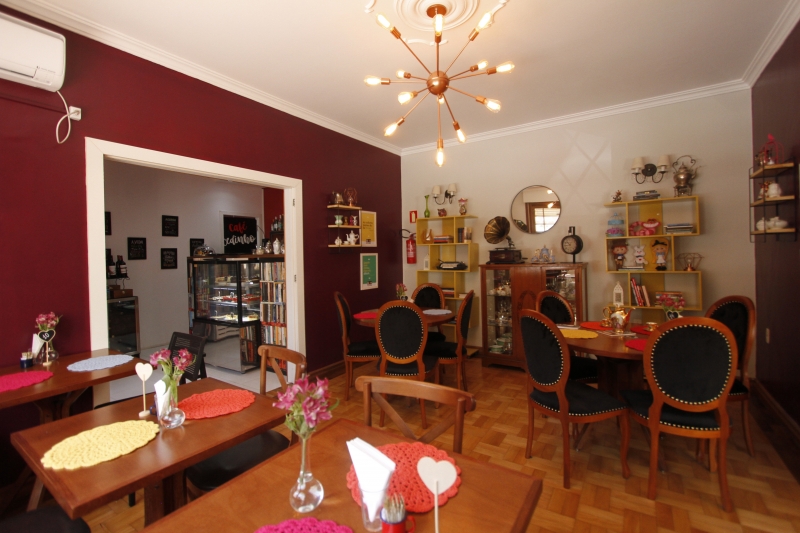 Caf&eacute; tem&aacute;tico de Alice no Pa&iacute;s das Maravilhas abre na Cidade Baixa.
 Foto: LUIZA PRADO/JC