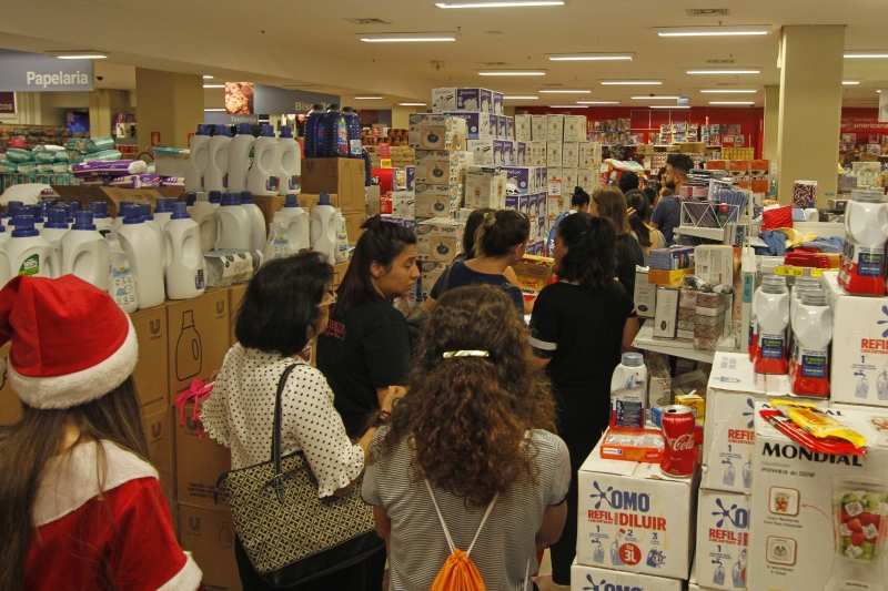 De acordo com a CNC, arrecadação da data chegou a R$ 3,67 bilhões
