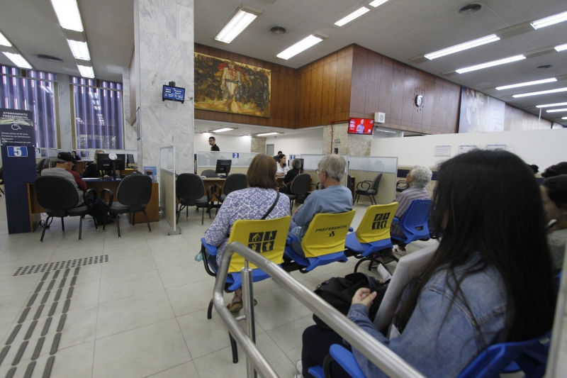 Banco gaúcho oferece descontos de até a 90% para inadimplentes que querem limpar o nome