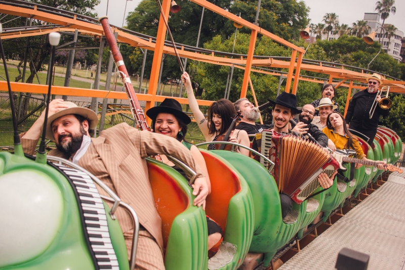 Apresenta&ccedil;&atilde;o no Espa&ccedil;o 373 homenageia o artista Arthur de Faria, por seus 30 anos de carreira 