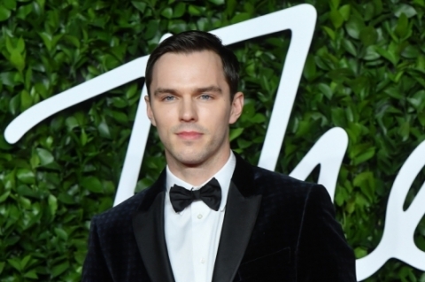 Nicholas Hoult no Fashion Awards 2019