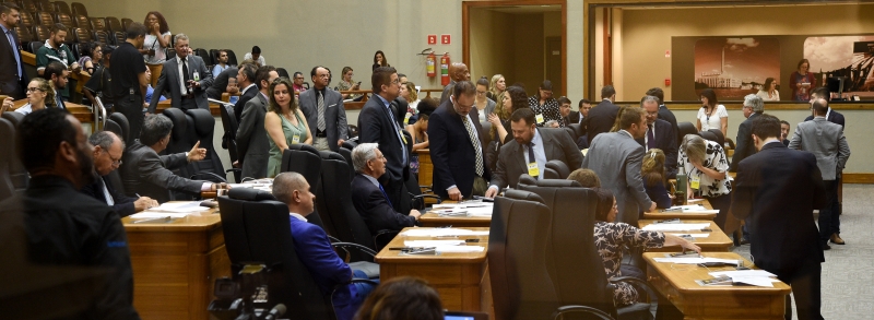 Parlamentares conclu�ram ontem vota��o da pe�a or�ament�ria; previs�o de d�ficit � de R$ 336,5 milh�es