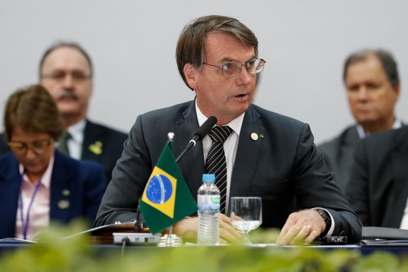 Bolsonaro projeta ter respaldo de 45 senadores para manter vetos
