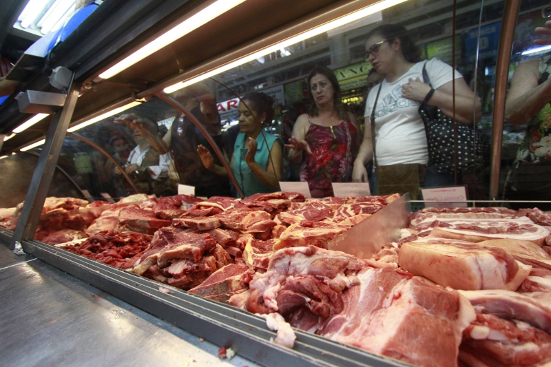 Alta do preço da carne o fez o grupo Alimentação e Bebidas ter a maior variação no índice em dezembro