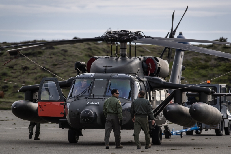 Helicóptero sobrevoou mar aberto entre Antártica e ponta sul da América do Sul em busca da aeronave