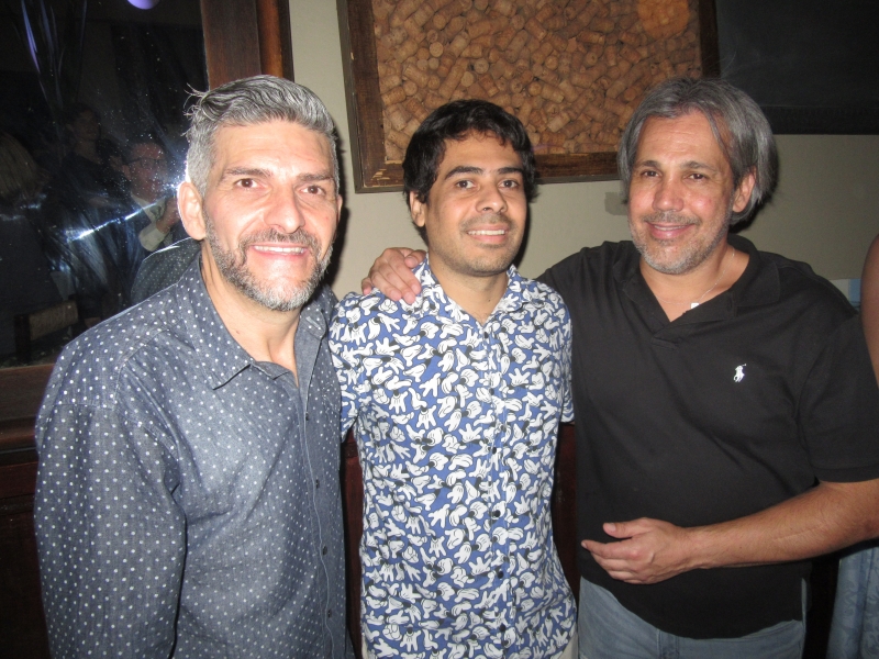 Jean Rodrigues com o DJ Luciano Benites e José Asmuz, na Champanharia 690