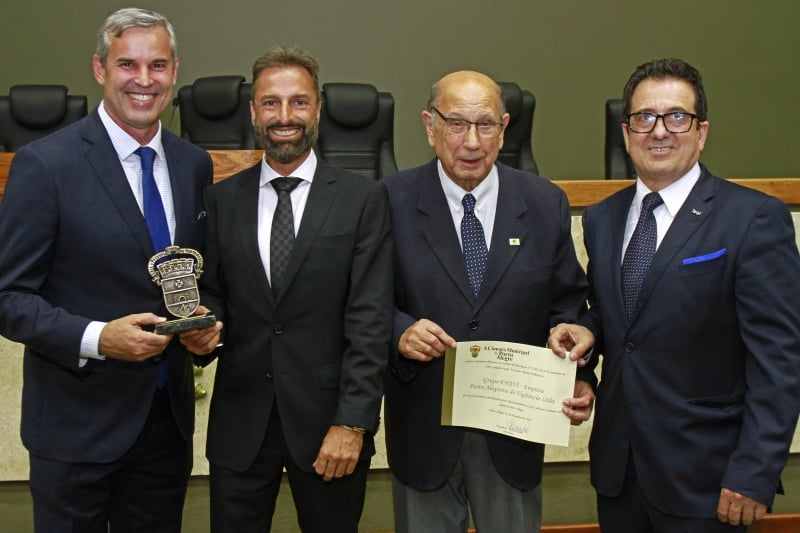 Mauro Pinheiro, Wagner Machado, Reginaldo Pujol, que presidiu a sessão, e Silvio Renato Pires