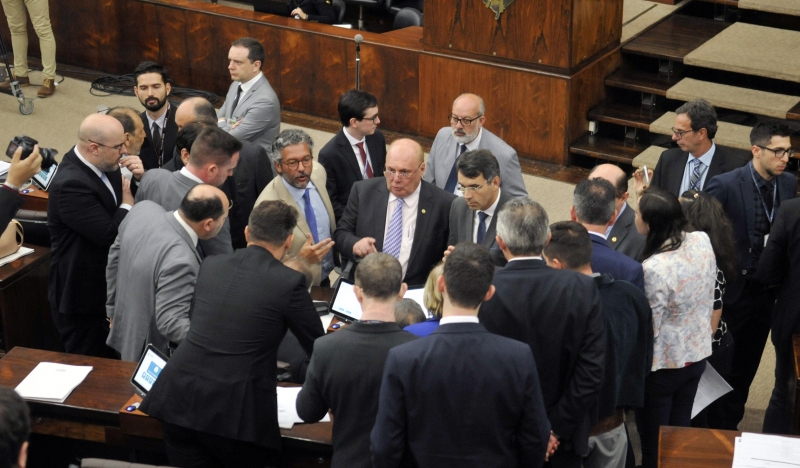 Governo cedeu a apelos da base aliada e apresentou emenda atenuando as alíquotas para baixos salários