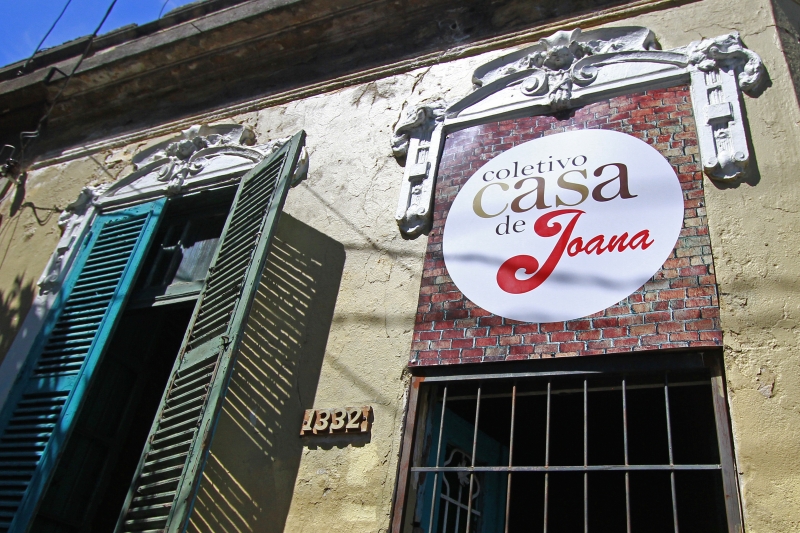 Estrutura e produtos a venda no Coletivo Casa de Joana, na Cidade Baixa. Foto: NÍCOLAS CHIDEM/JC