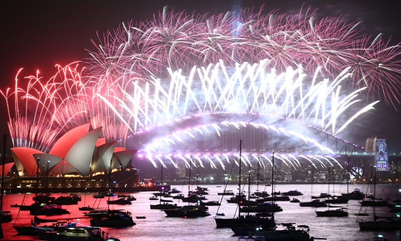 Fogos na icônica Opera House marcam a chegada do Ano-Novo em Sidnei na Austrália